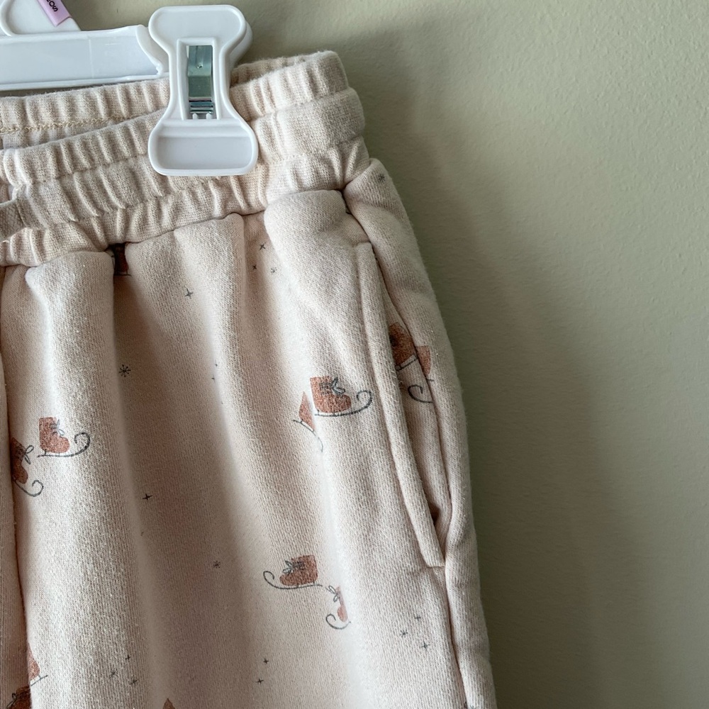 Rylee + Cru Cream Joggers - Picture 4 of 8